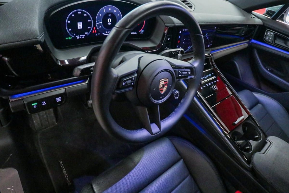 Used 2025 Porsche Panamera image 14