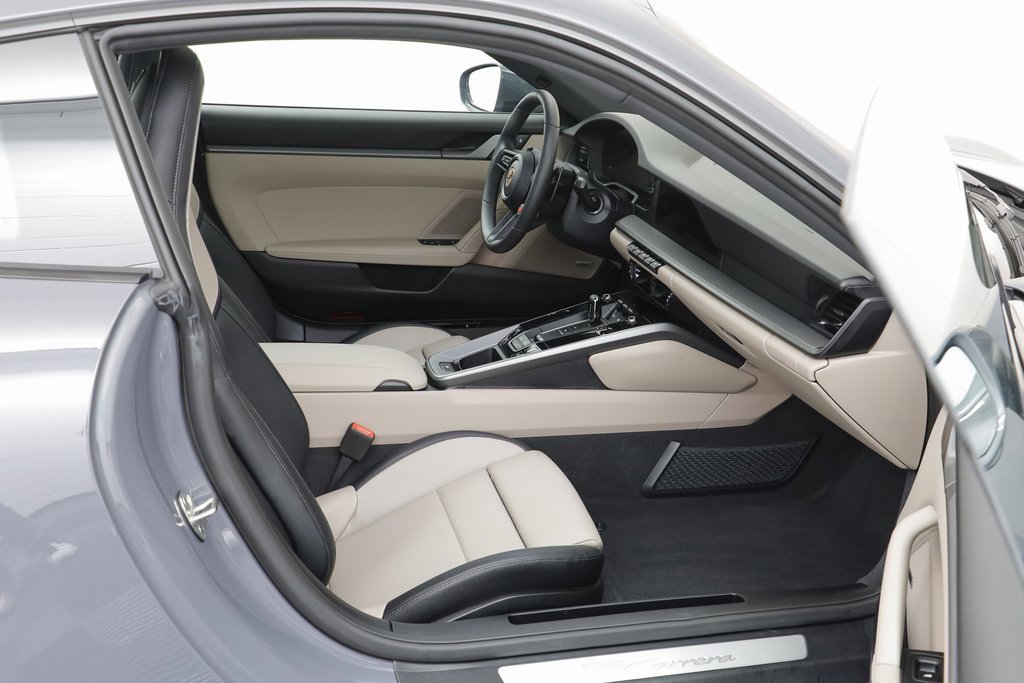 Used 2025 Porsche 911 Carrera image 23