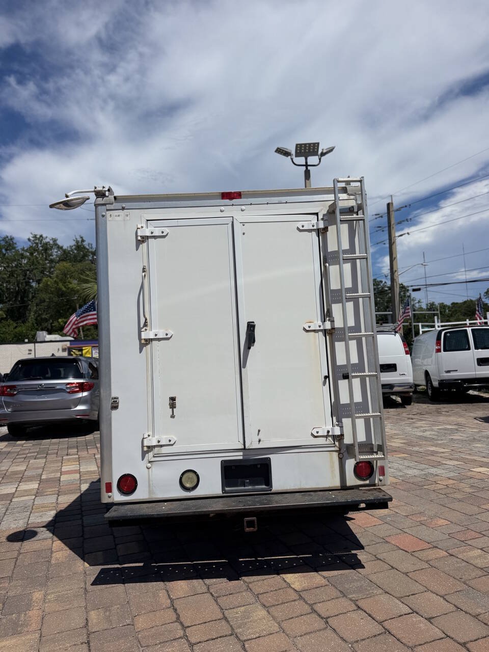 Used 2012 Chevrolet Express 3500 RWD image 7