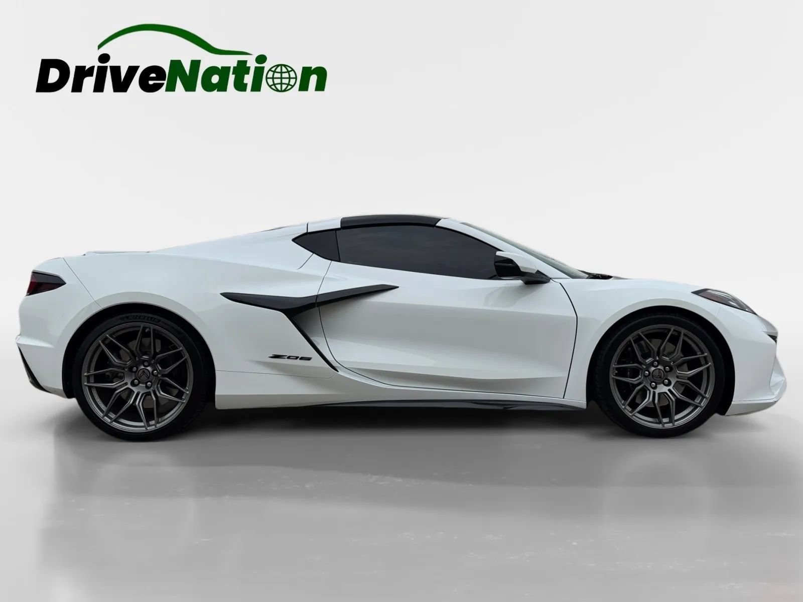 Used 2024 Chevrolet Corvette Z06 RWD image 4