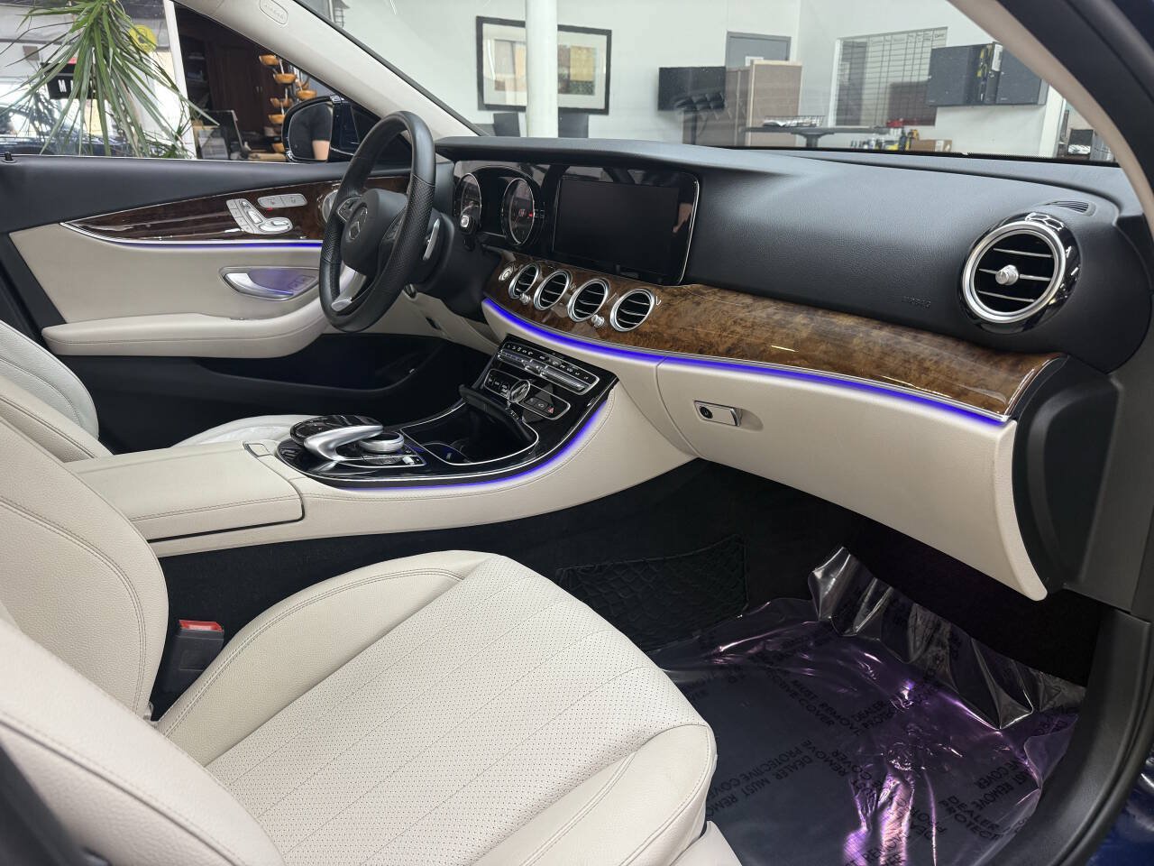 Used 2017 Mercedes-Benz E 300 4MATIC image 19