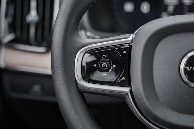 New 2026 Volvo XC90 B6 Plus w/ Protection Package Premier image 26