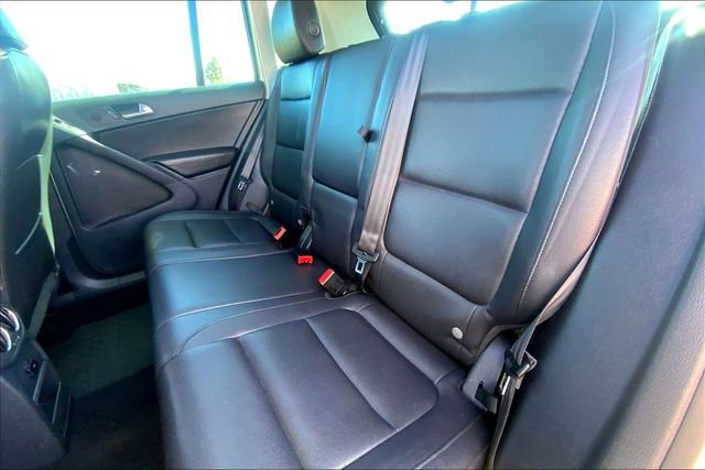 Used 2012 Volkswagen Tiguan SE image 18