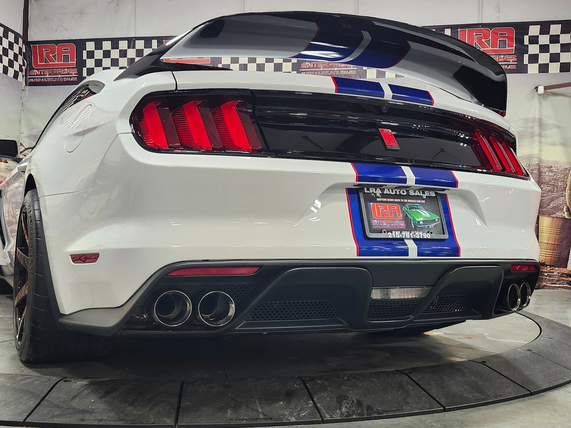 Used 2016 Ford Mustang Shelby GT350R w/ GT350R Equipment Group 920A image 9