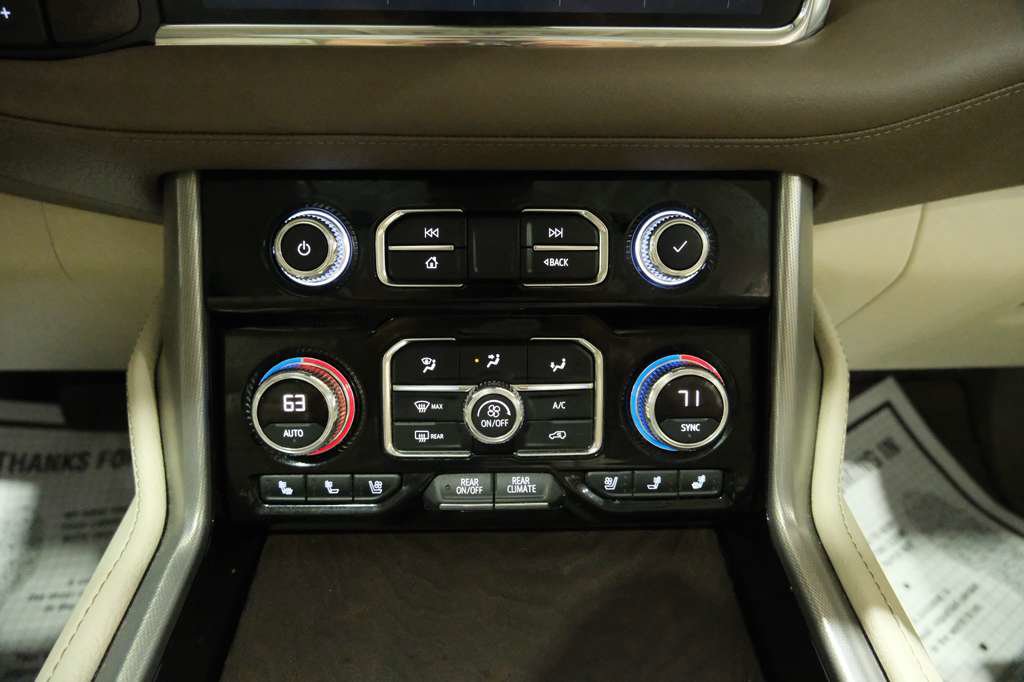 Used 2022 GMC Yukon XL Denali w/ Advanced Technology Package AWD/4WD image 31