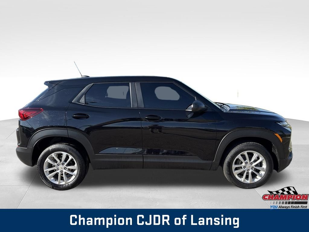 Used 2024 Chevrolet TrailBlazer LS w/ LS Convenience Package AWD/4WD image 9