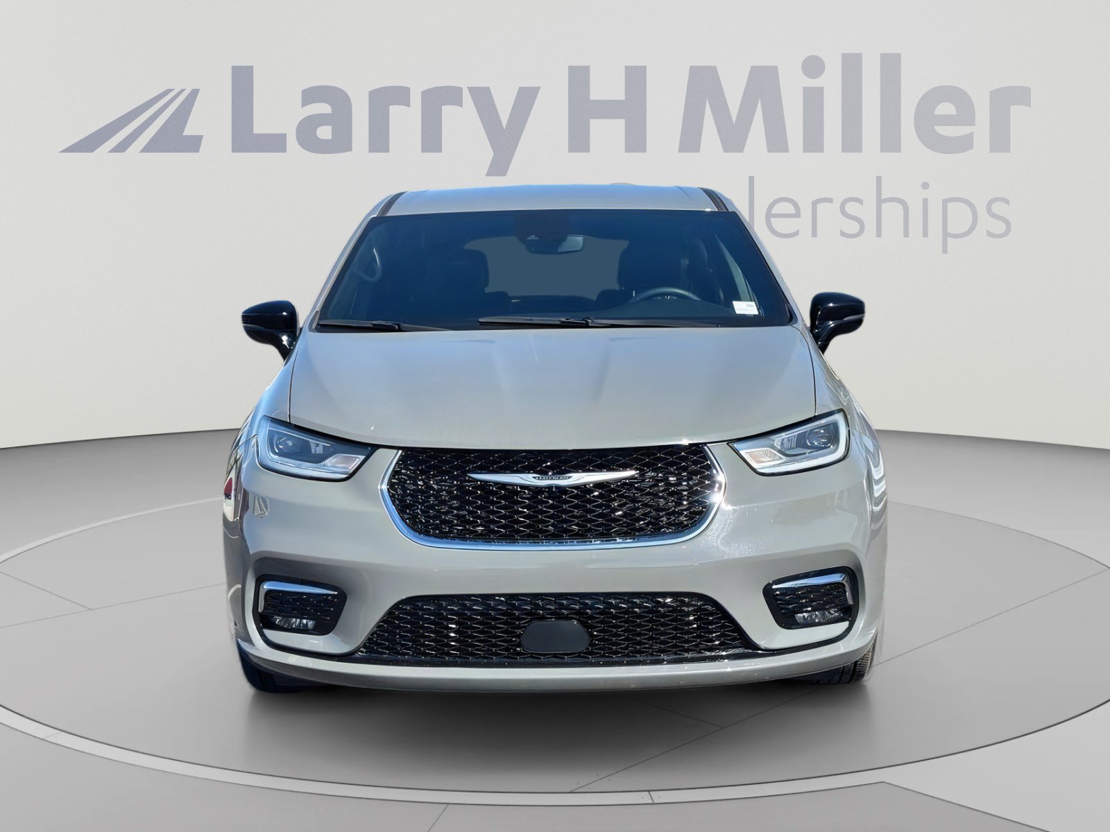 Used 2025 Chrysler Pacifica Select FWD image 9