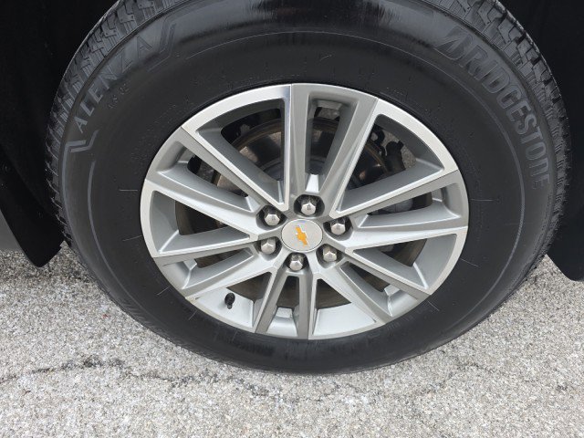 Used 2023 Chevrolet Traverse LT image 9