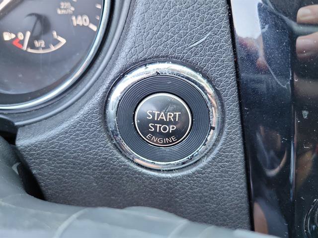 Used 2017 Nissan Rogue SL w/ SL Premium Package FWD image 16