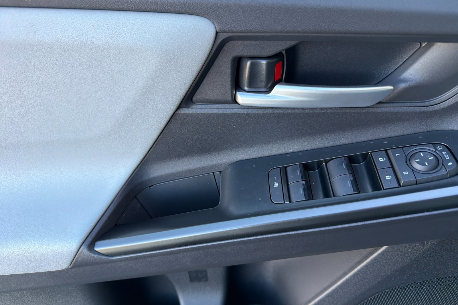 New 2026 Subaru Solterra Premium image 11