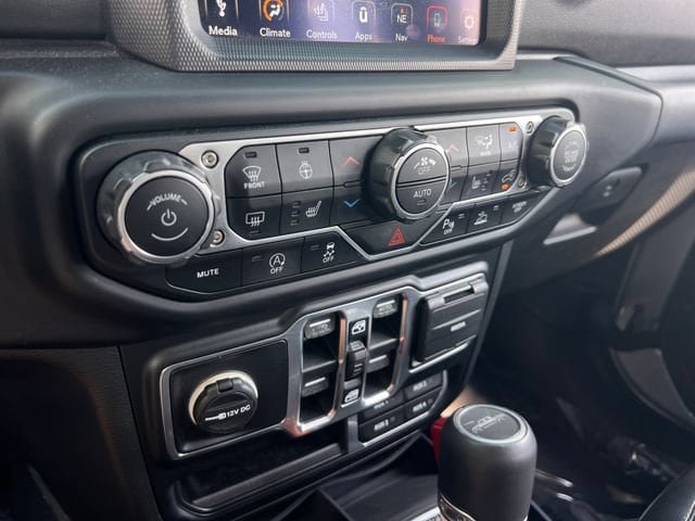 Used 2020 Jeep Gladiator Overland AWD/4WD image 29