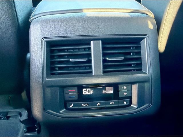 Used 2023 Volkswagen Atlas SEL Premium image 20