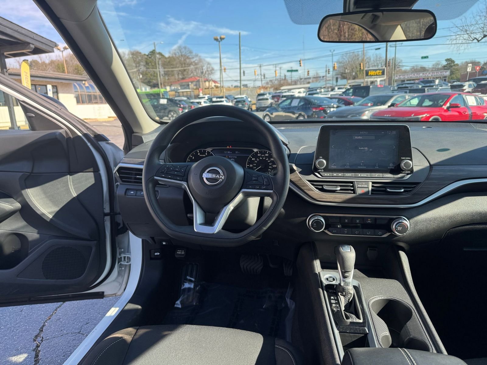 Used 2025 Nissan Altima 2.5 SV image 28