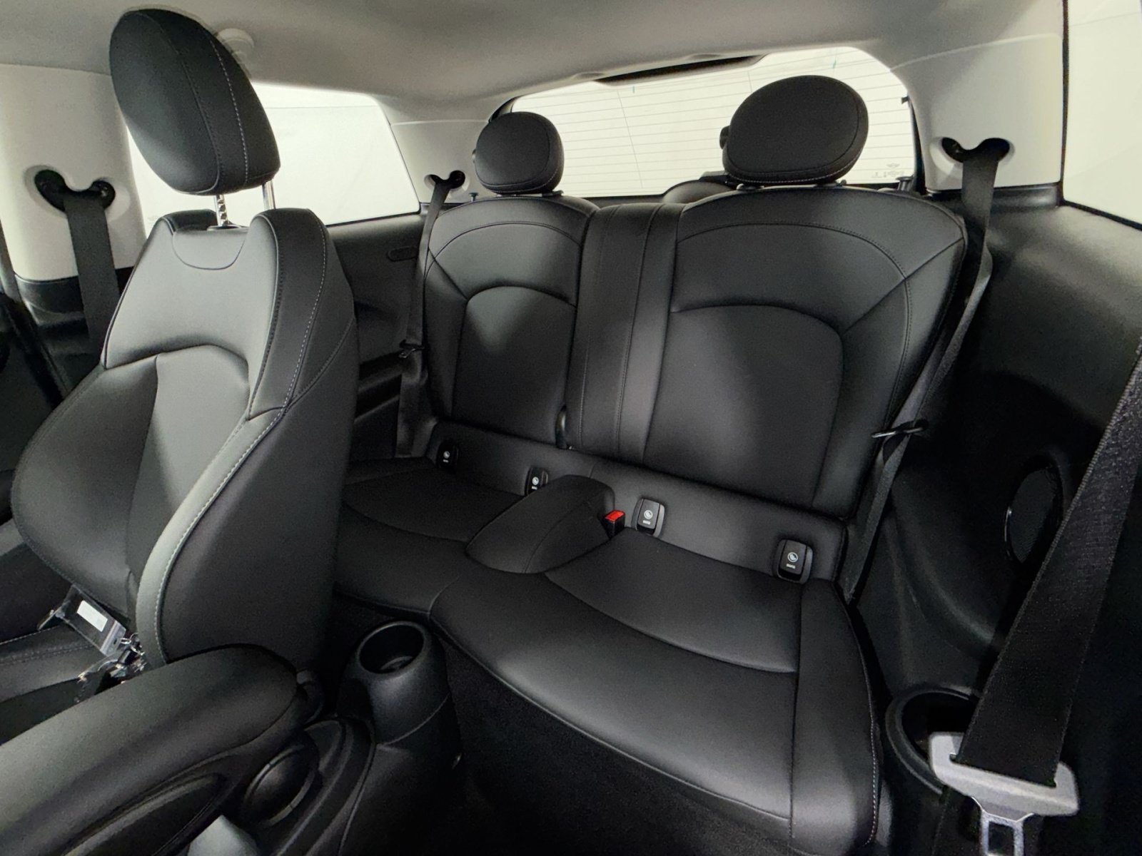 Used 2024 MINI Cooper SE FWD image 24