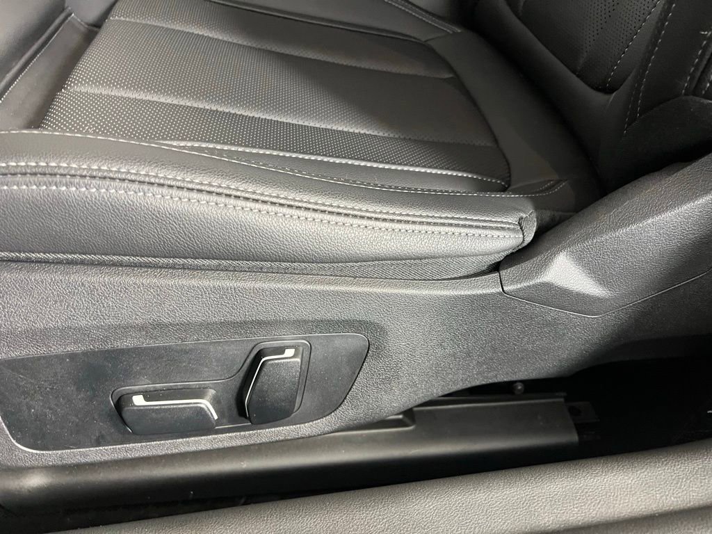 Used 2025 BMW M240i xDrive Coupe image 23