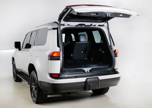 Used 2025 Lexus GX 550 550 Premium+ image 32