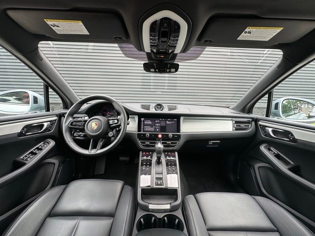 Certified 2025 Porsche Macan GTS AWD/4WD image 6