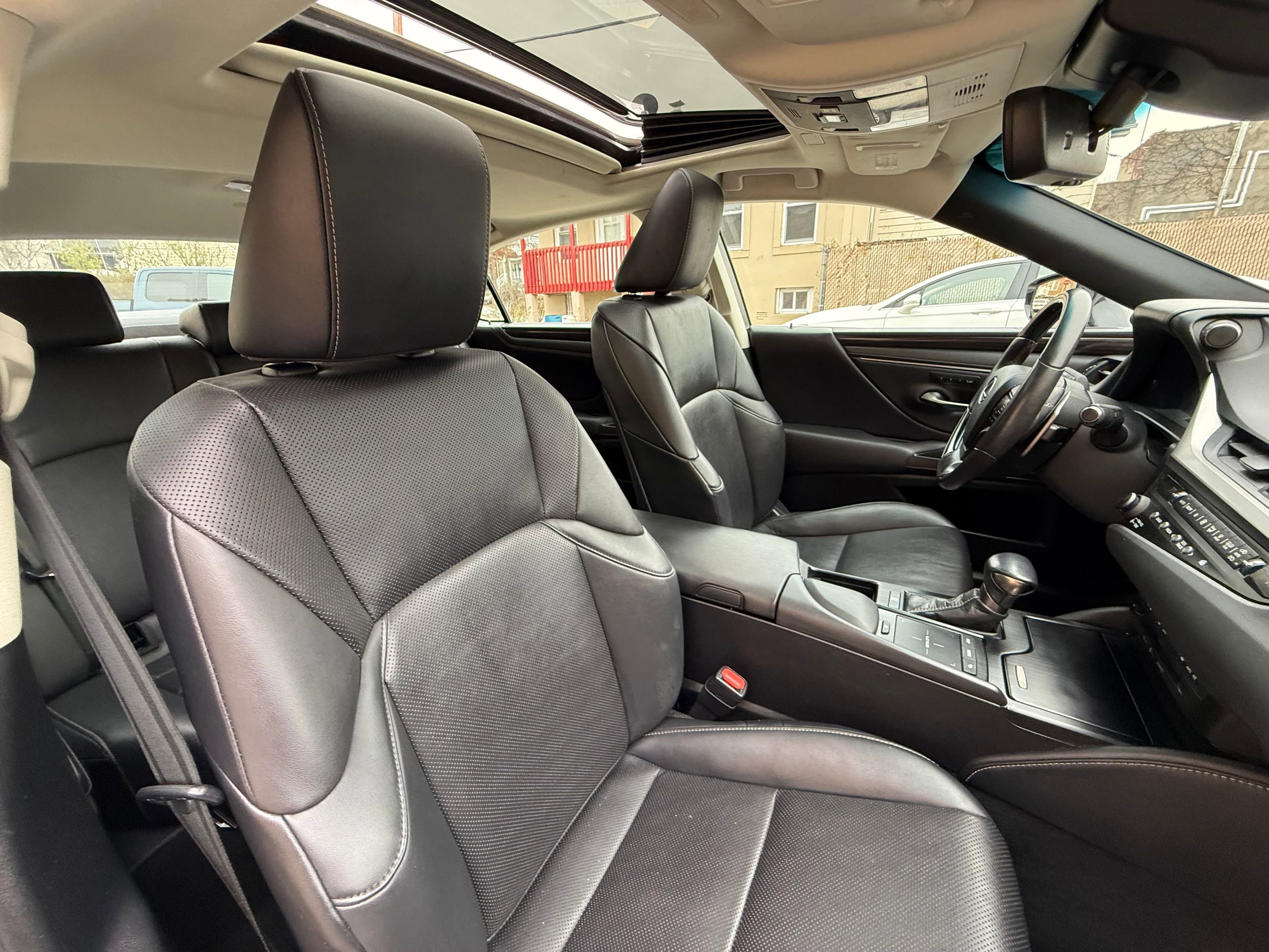 Used 2019 Lexus ES 350 w/ Premium Package image 30