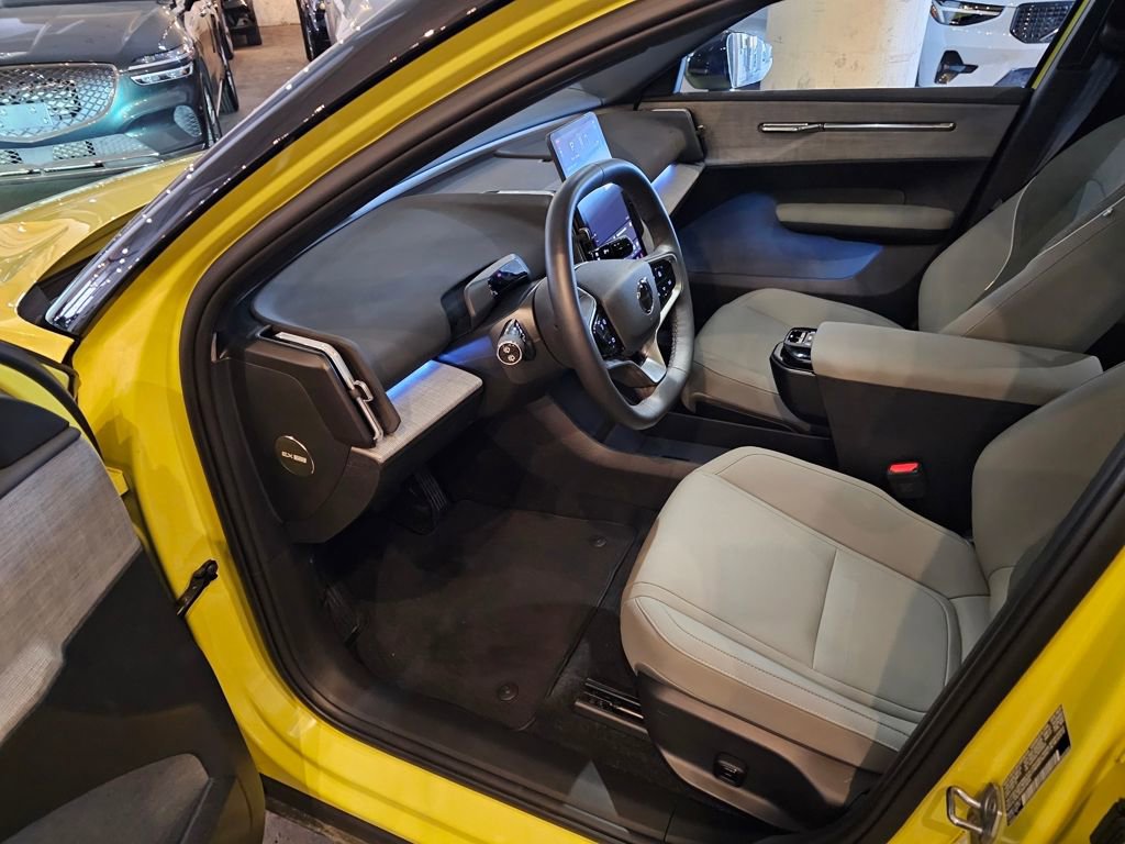 Certified 2025 Volvo EX30 Ultra image 18