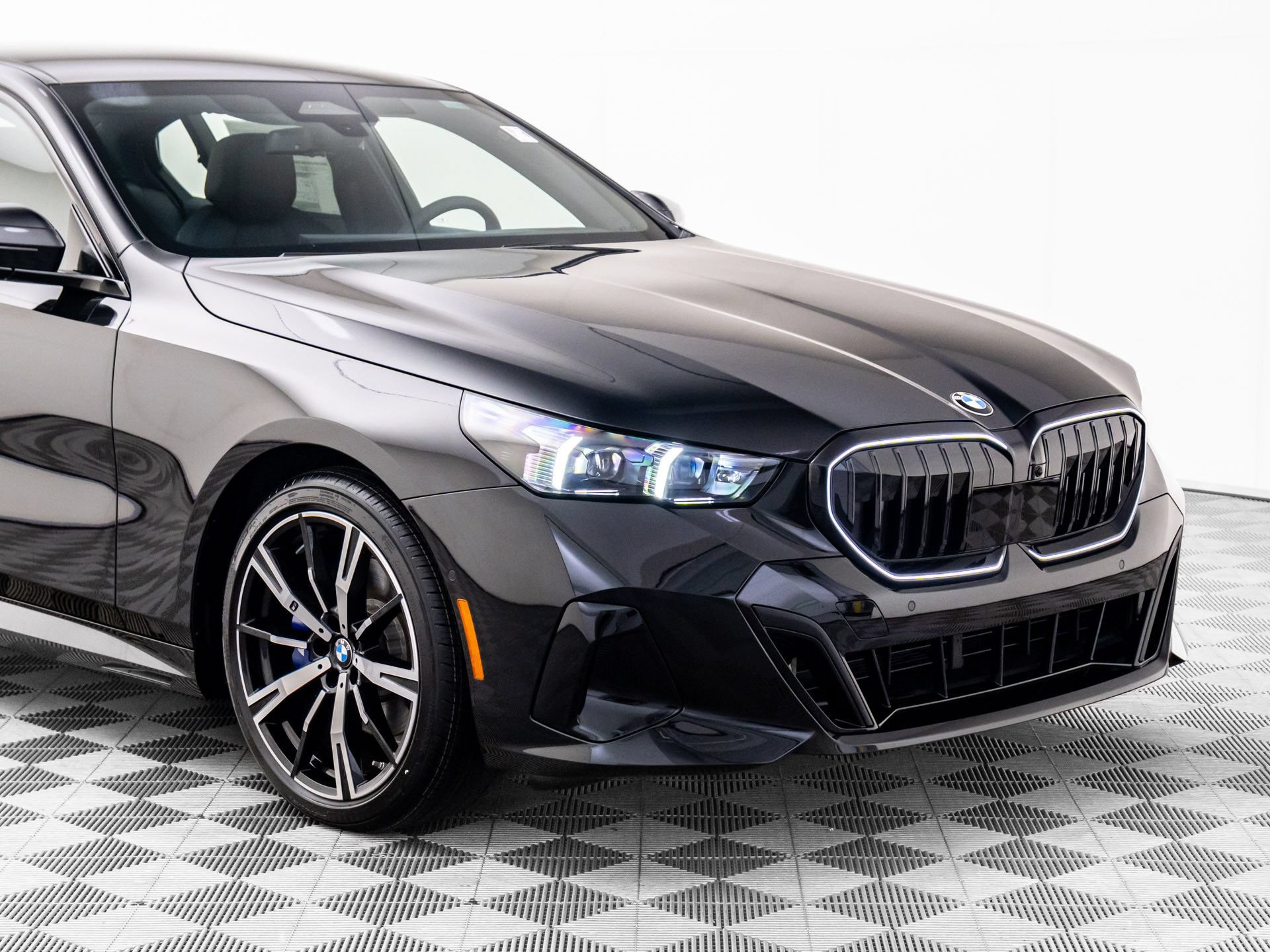 Used 2026 BMW 530i xDrive AWD/4WD image 35