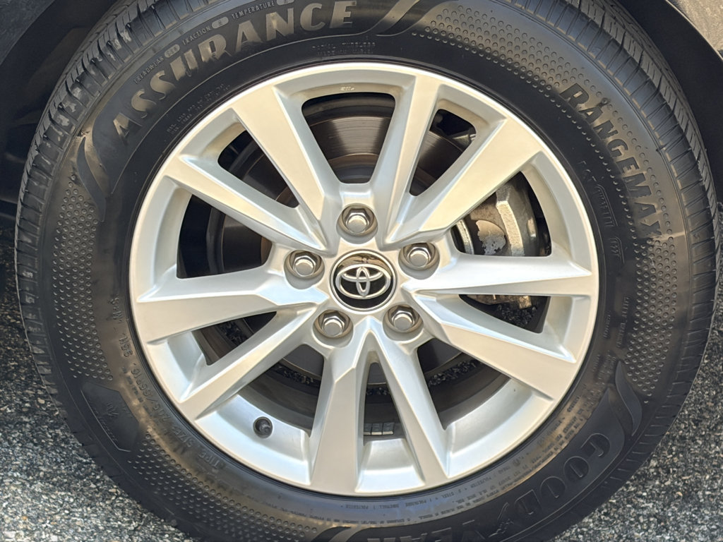Used 2025 Toyota Camry LE FWD image 9