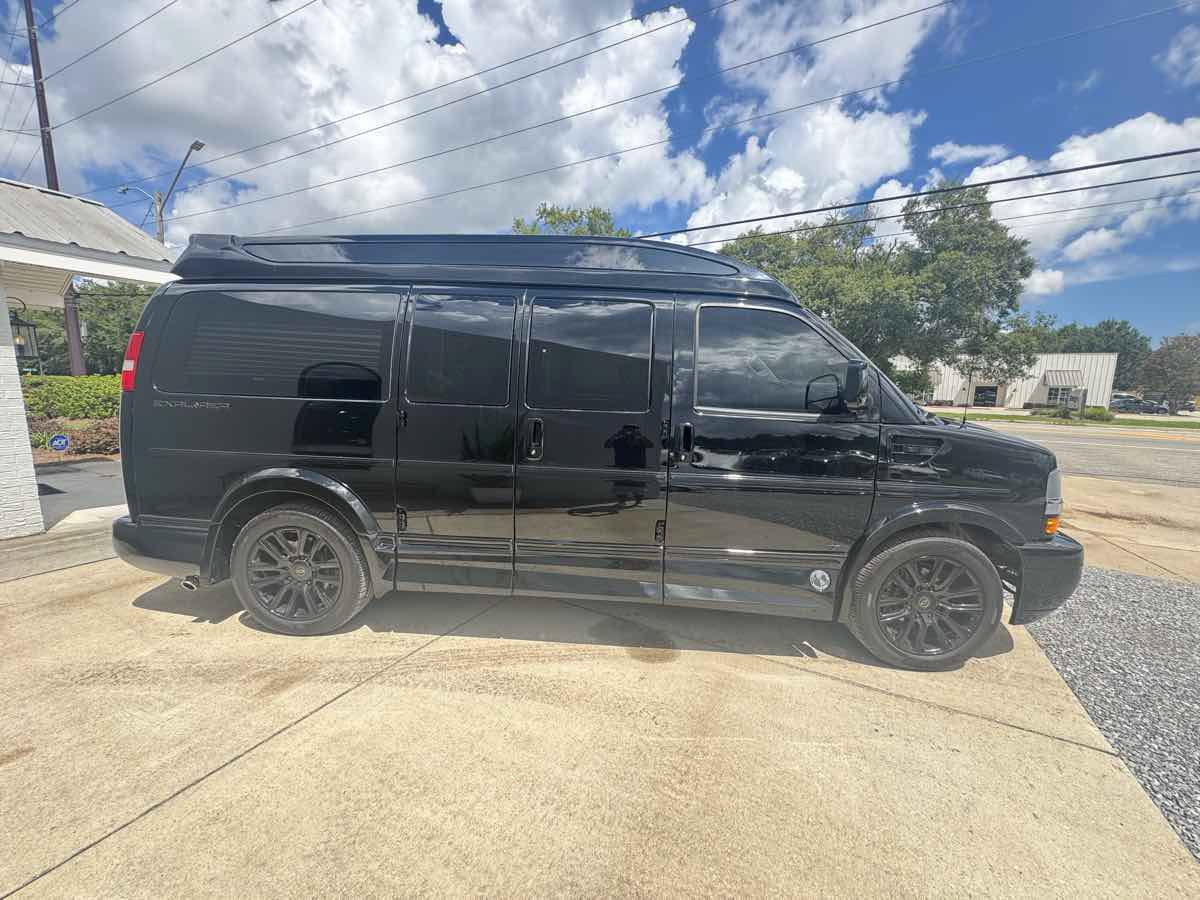 Used 2021 Chevrolet Express 2500 w/ Enhanced Convenience Package RWD image 5