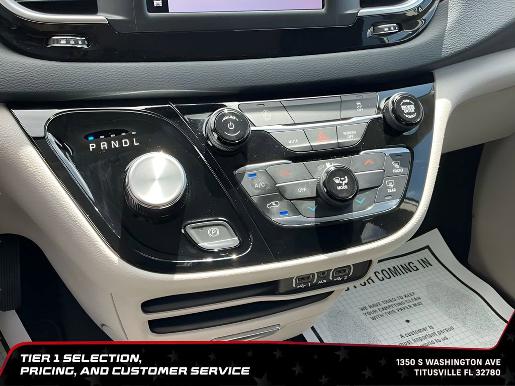 Used 2023 Chrysler Voyager LX FWD image 28
