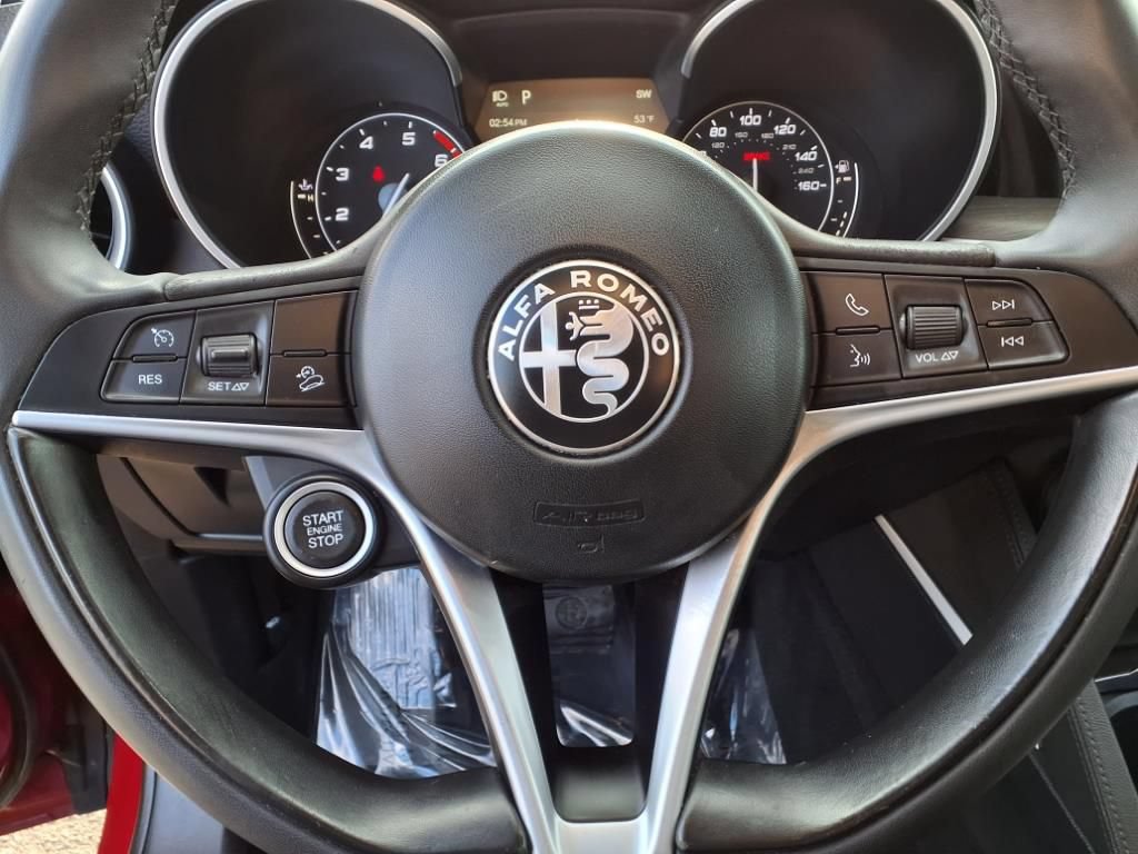 Used 2019 Alfa Romeo Stelvio Ti AWD/4WD image 10