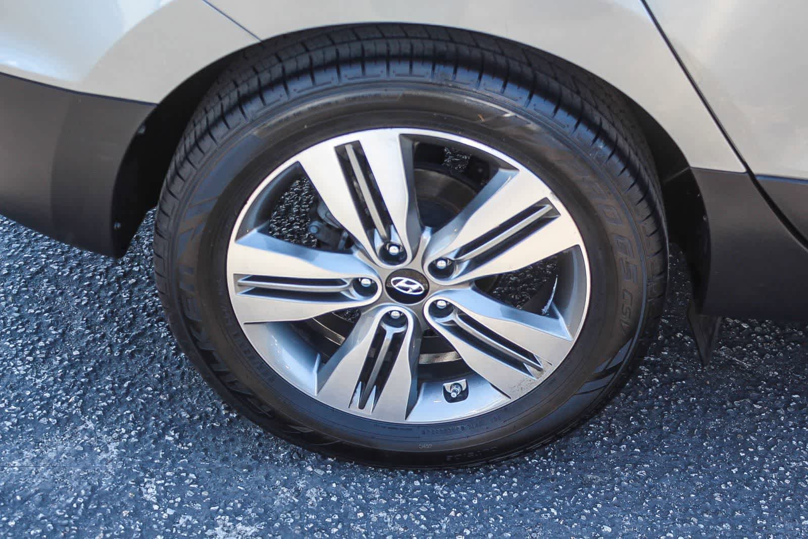 Used 2015 Hyundai Tucson Limited w/ Option Group 03 FWD image 13
