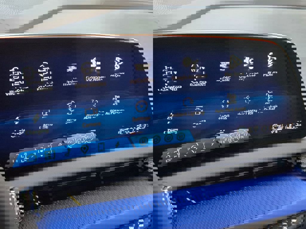 New 2026 Cadillac Optiq Luxury 2 w/ LPO, Floor Liner Package image 18