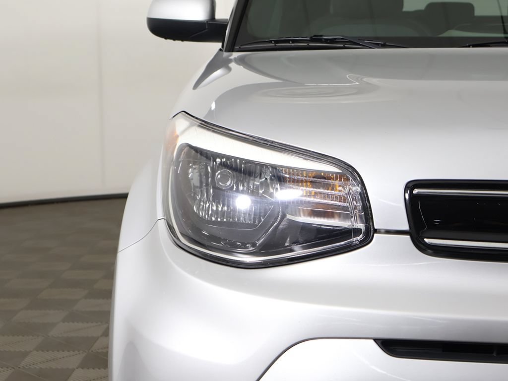 Used 2017 Kia Soul + FWD image 10