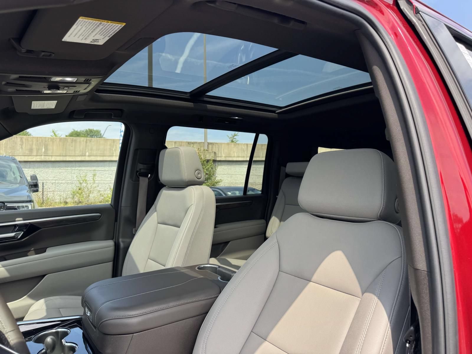Used 2025 Chevrolet Suburban Z71 w/ Max Trailering Package AWD/4WD image 22