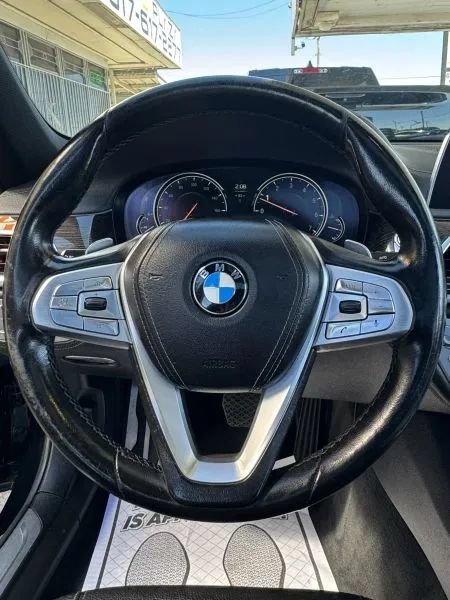 Used 2018 BMW 740i RWD image 28