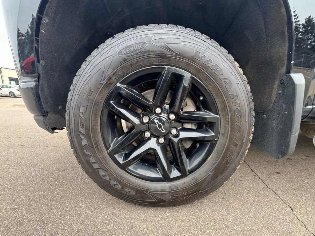 Used 2020 Chevrolet Silverado 1500 LT Trail Boss image 16