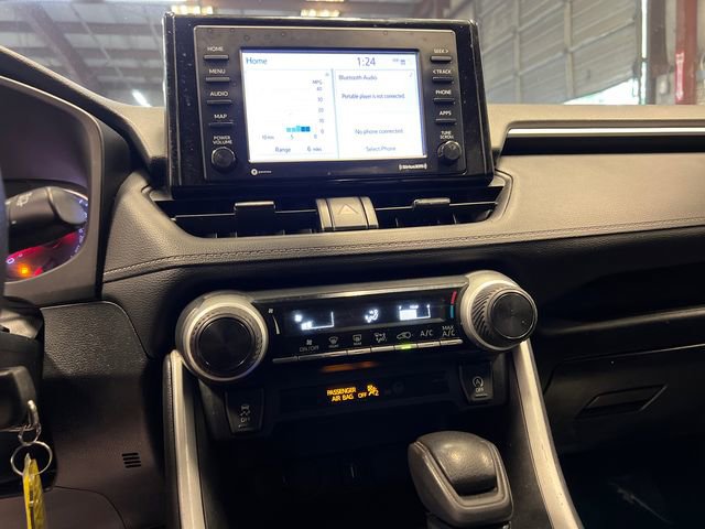 Used 2021 Toyota RAV4 LE image 22