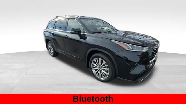 Used 2024 Toyota Highlander Platinum image 9