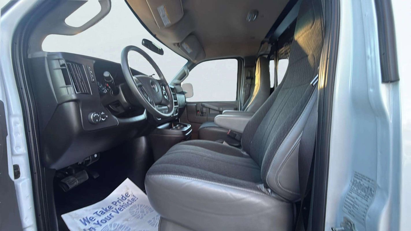 Used 2024 GMC Savana 2500 w/ Driver Convenience Package image 12