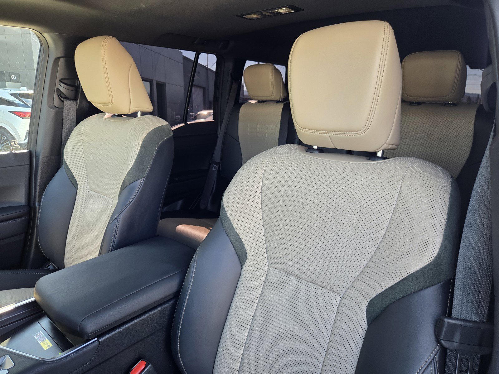 Certified 2025 Lexus GX 550 AWD/4WD image 16
