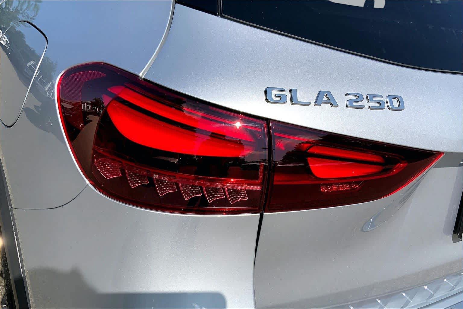 New 2026 Mercedes-Benz GLA 250 4MATIC image 18