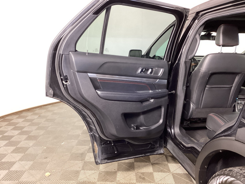 Used 2018 Ford Explorer Sport AWD/4WD image 13