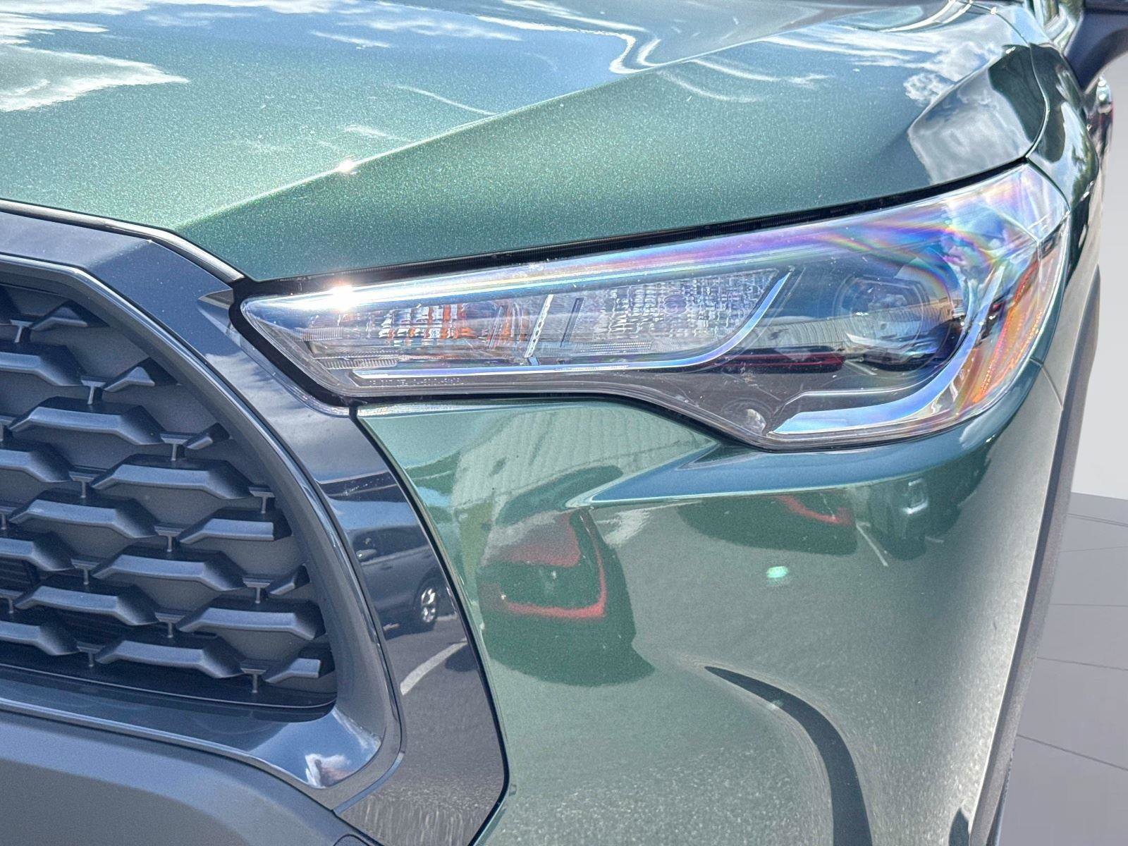 Used 2025 Toyota Corolla Cross LE image 9