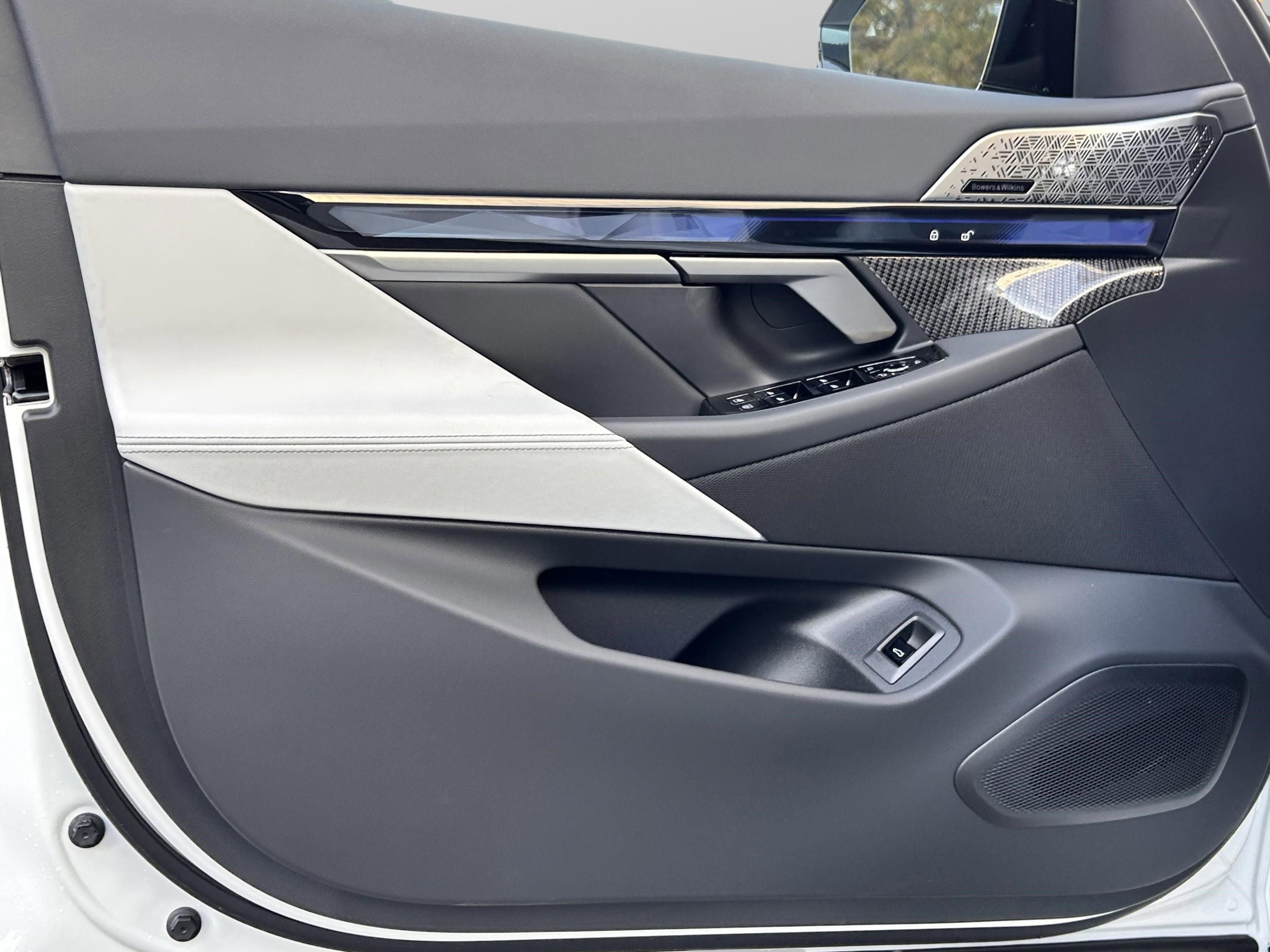 Used 2026 BMW M5 w/ Executive Package AWD/4WD image 28