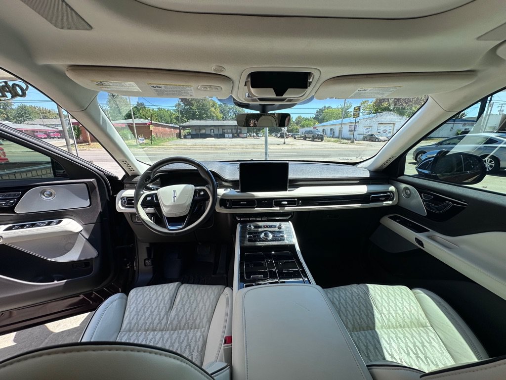 Used 2021 Lincoln Aviator Black Label AWD/4WD image 10