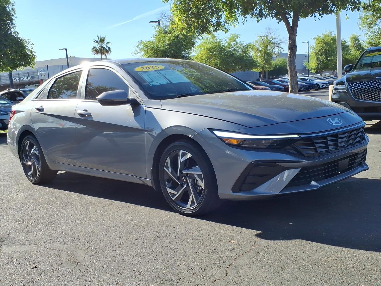 Certified 2025 Hyundai Elantra Limited FWD image 7