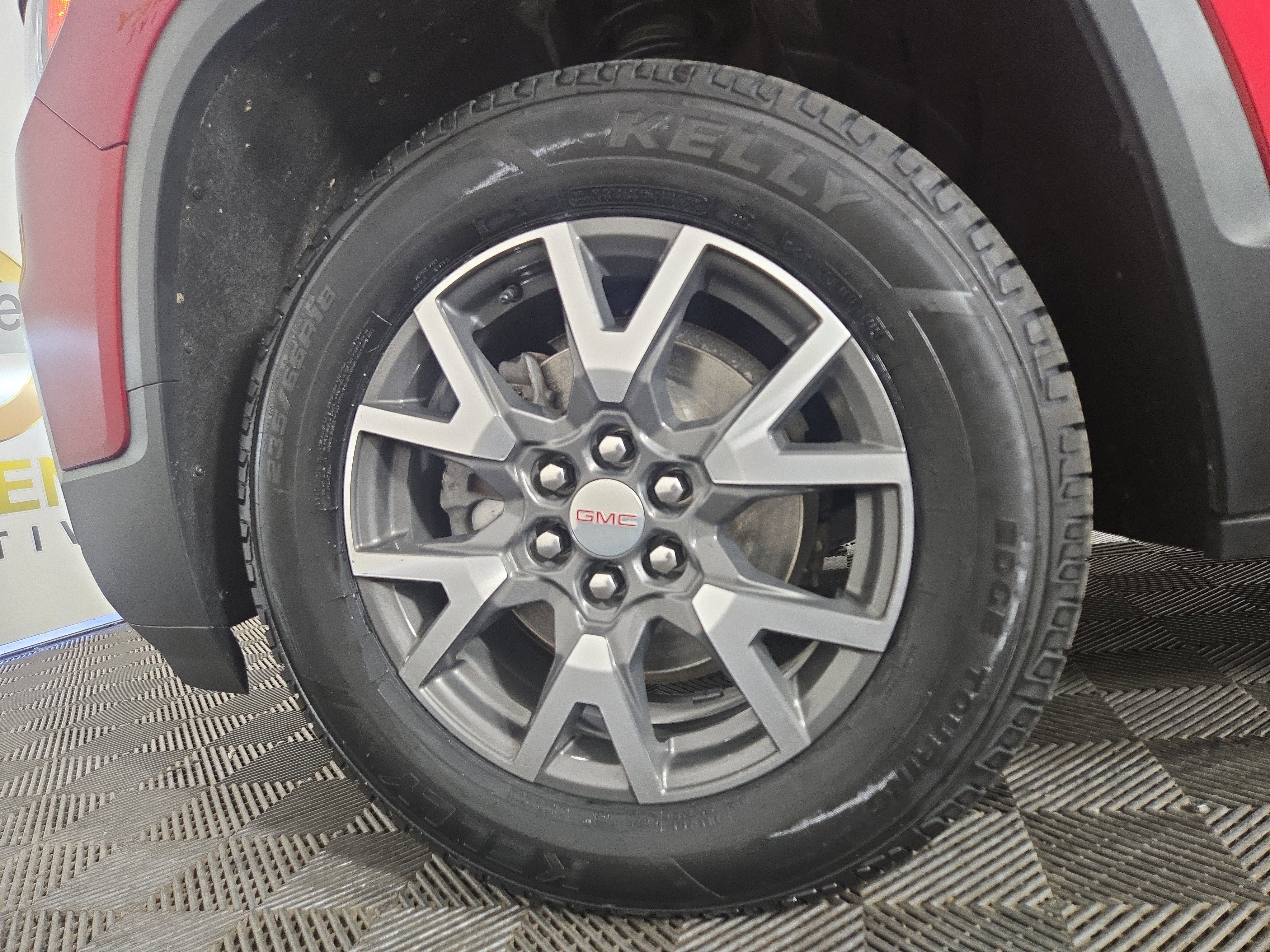 Used 2023 GMC Acadia SLE w/ Driver Convenience Package image 36