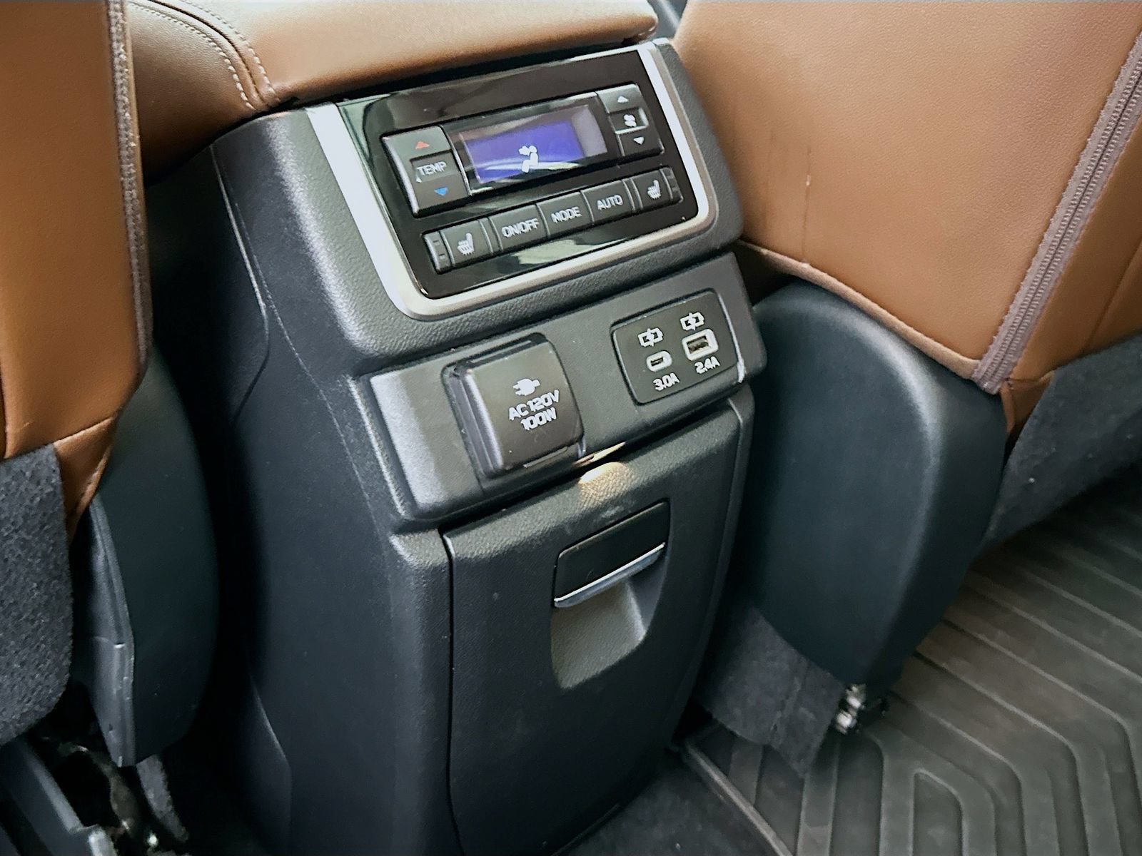 Used 2023 Subaru Ascent Touring AWD/4WD image 28