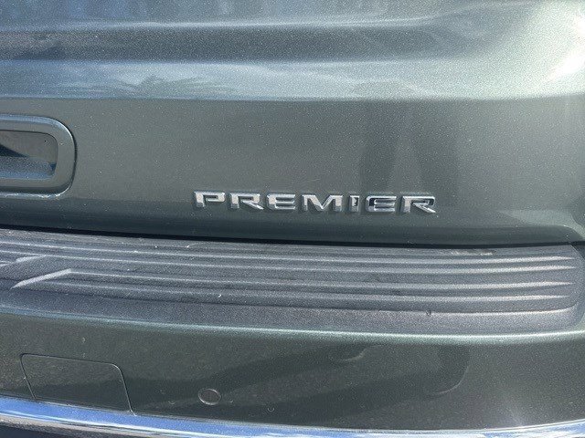 Used 2024 Chevrolet Suburban Premier image 9