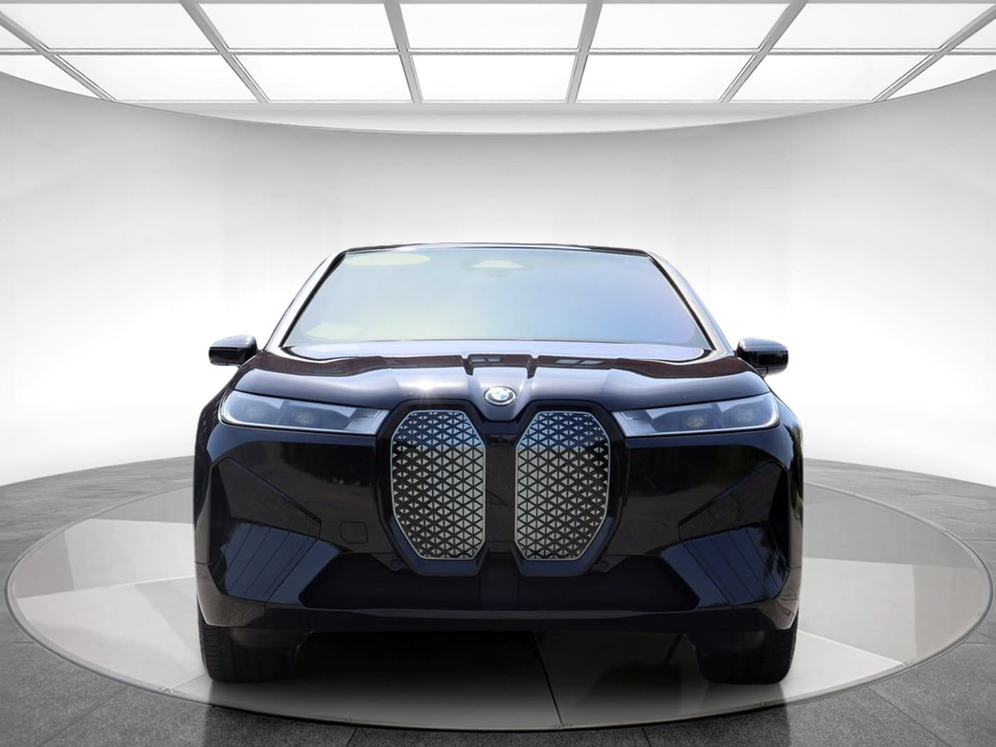 Used 2022 BMW iX xDrive50 w/ Premium Package AWD/4WD image 2