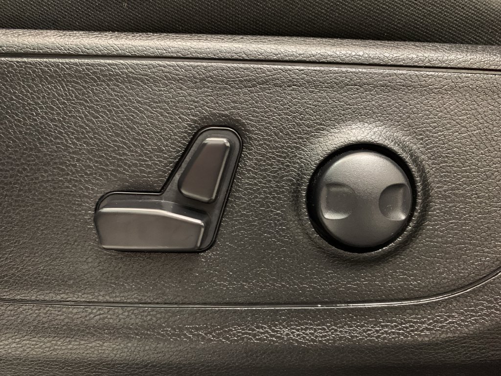 Used 2025 RAM 1500 Big Horn AWD/4WD image 18