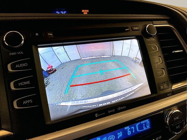 Used 2018 Toyota Highlander XLE AWD/4WD image 21